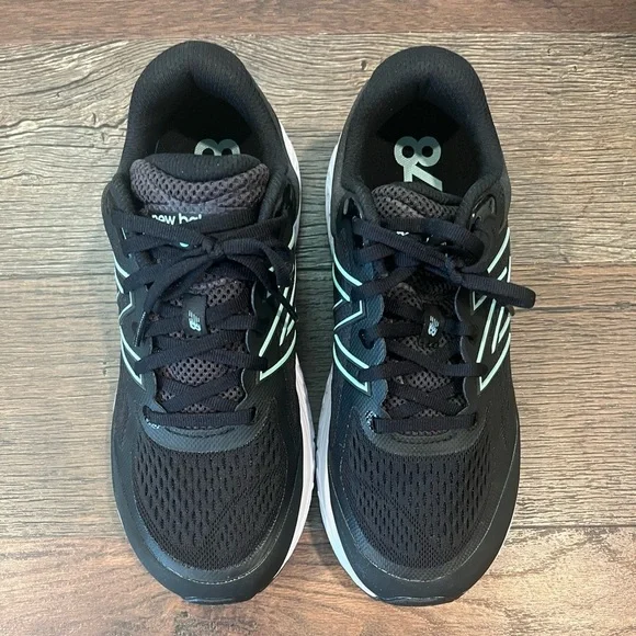 New Balance Women's 840 V5 Running Shoe; Size 9 - Picture 2 of 9